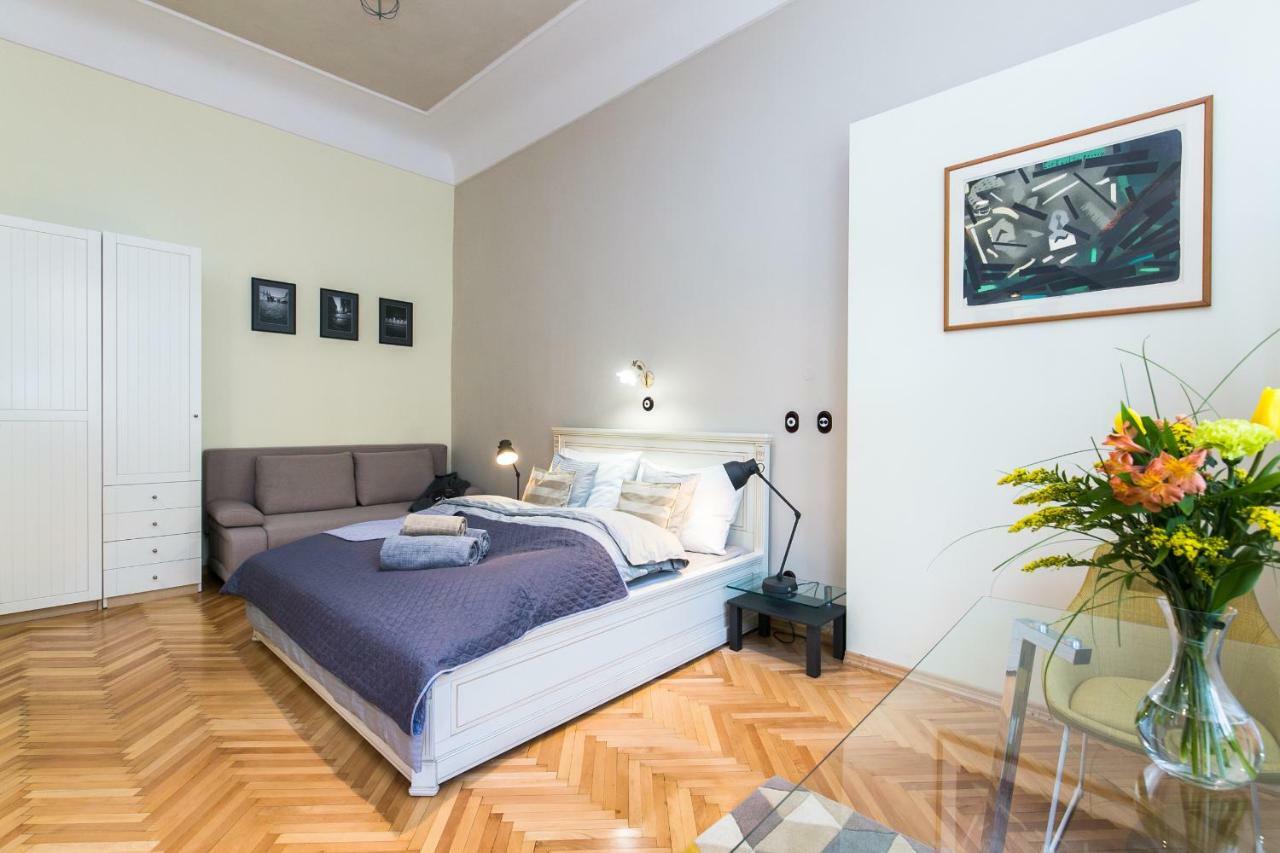 Apartment Nebovidy I - Historic Centre - Terrace - Air Conditioning Prague Exterior photo